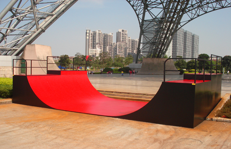 廣東省佛山市極限輪滑運動中心U形槽