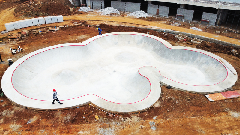 海南省?？谑兄醒牍珗@極限運動場