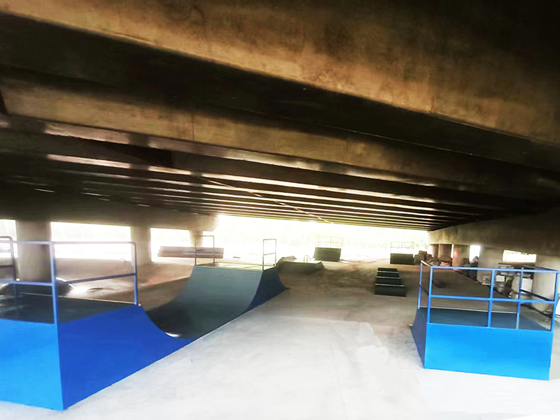 山東省煙臺(tái)市棲鷺洲公園極限運(yùn)動(dòng)場(chǎng)(初級(jí)區(qū))