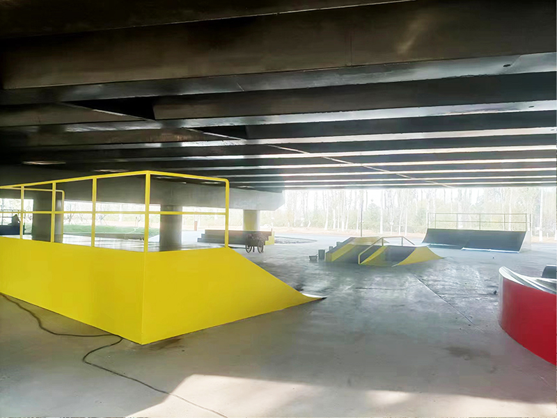 山東省煙臺(tái)市棲鷺洲公園極限運(yùn)動(dòng)場(chǎng)(中級(jí)區(qū))